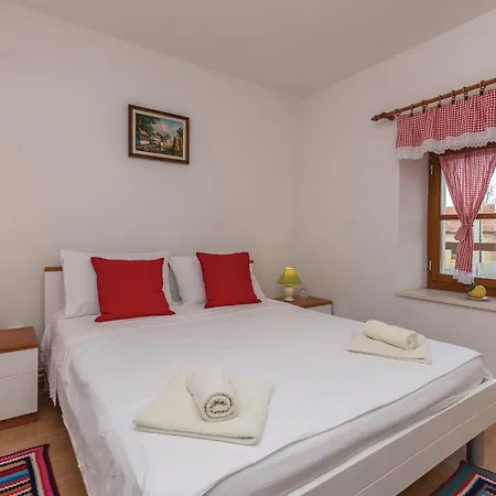 5 Bedroom Cozy In * Nadin