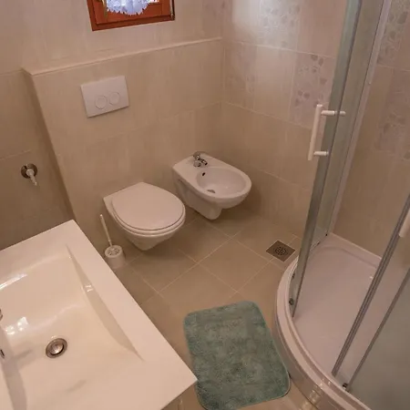 5 Bedroom Cozy In * Nadin