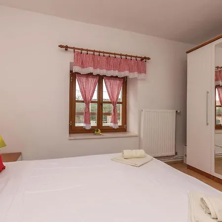 5 Bedroom Cozy In Дом отдыха
