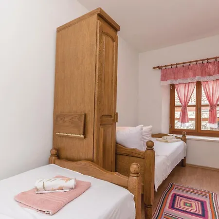 5 Bedroom Cozy In *