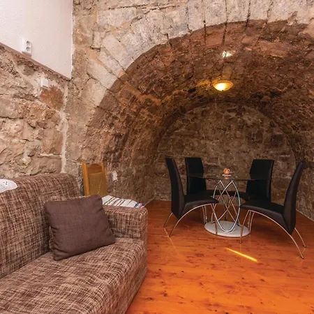 5 Bedroom Cozy In Дом отдыха