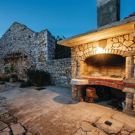 Дом отдыха 5 Bedroom Cozy In